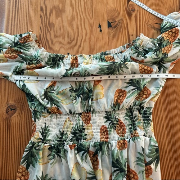 L’AGENCE Aubriella Off-Shoulder Blouse in Vintage Pineapple - Picture 9 of 11